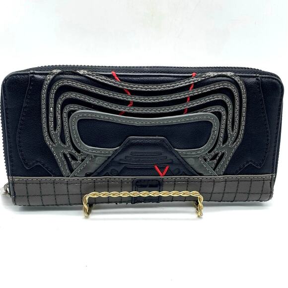 Loungefly Star Wars Kylo Ren Cosplay
Zip‎ Around Wallet - Picture 1 of 8